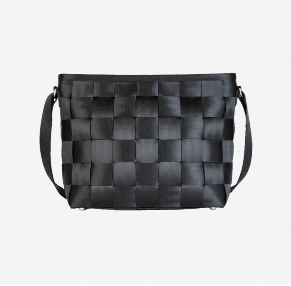 HARVEYS Black Executive Messenger Seatbelt Bag